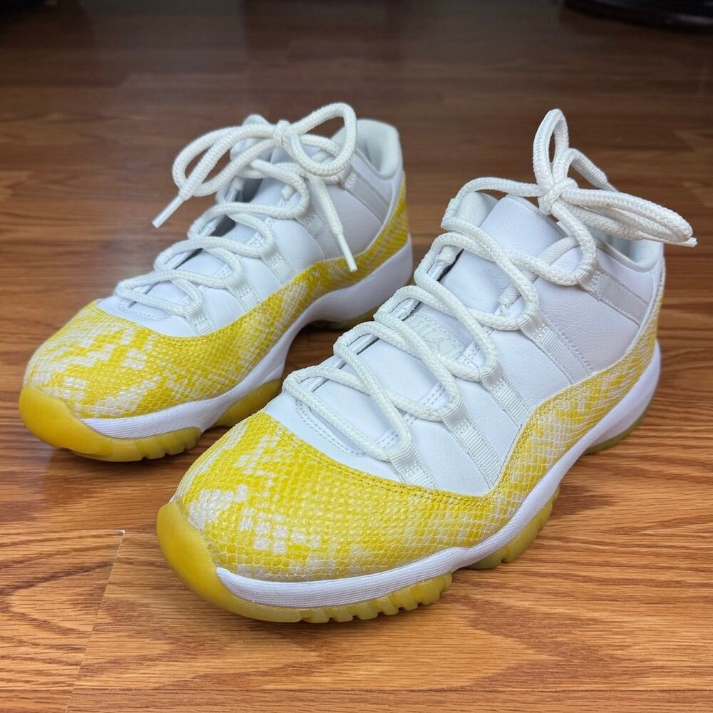 Nike Air Jordan 11 Low Yellow Snakeskin Womens Sz 9.5 / Mens 8